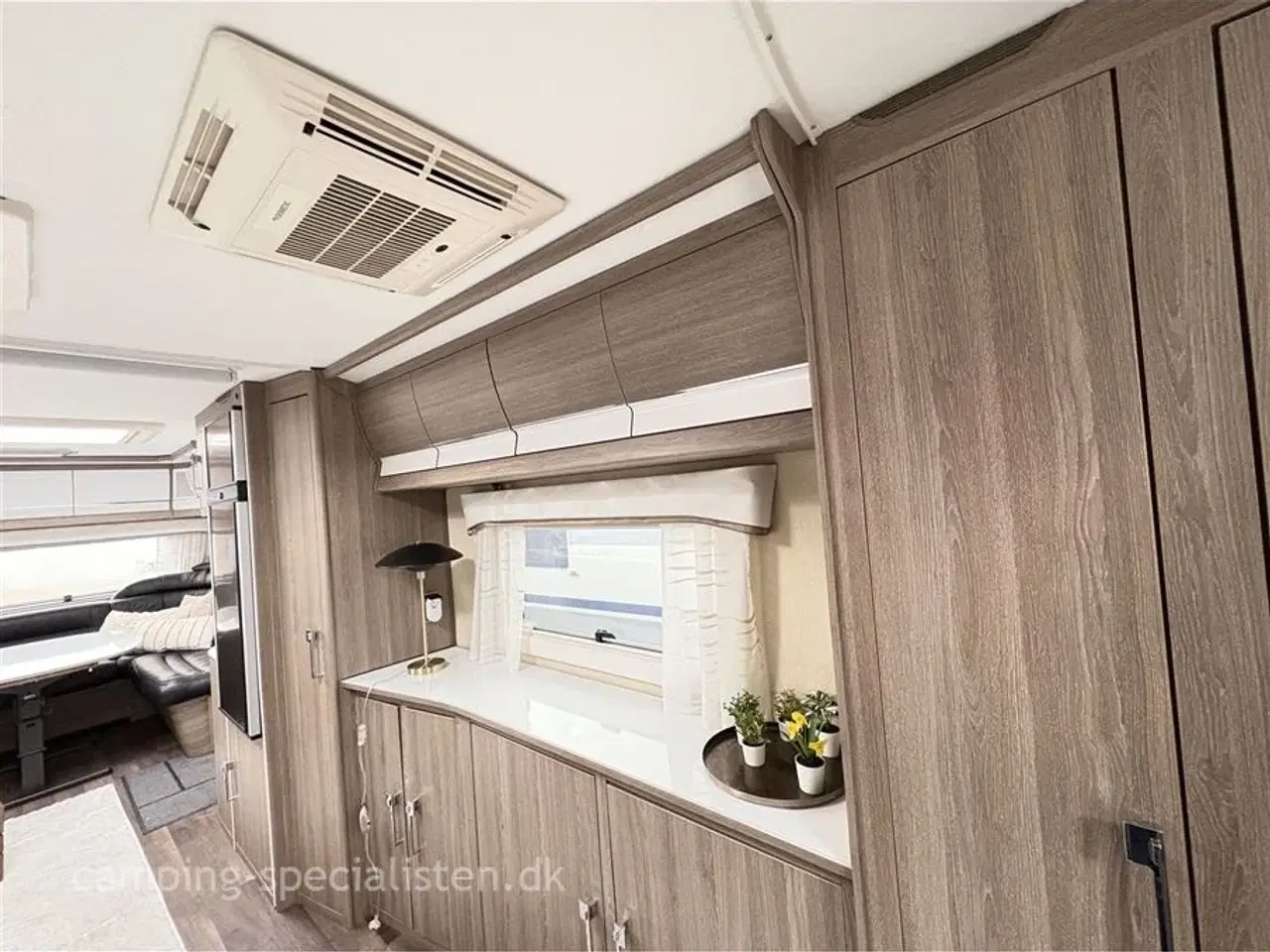 Billede 16 - 2019 - Kabe Imperial 1000 TDL E8/DL   Liebhaver campingvogn - Kabe Imperial 1000 TDL KS 2019 - Se den nu hos Camping-Specialisten.dk