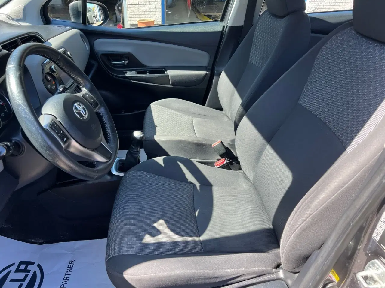 Billede 5 - Toyota Yaris 1,0 VVT-i T2 Komfort