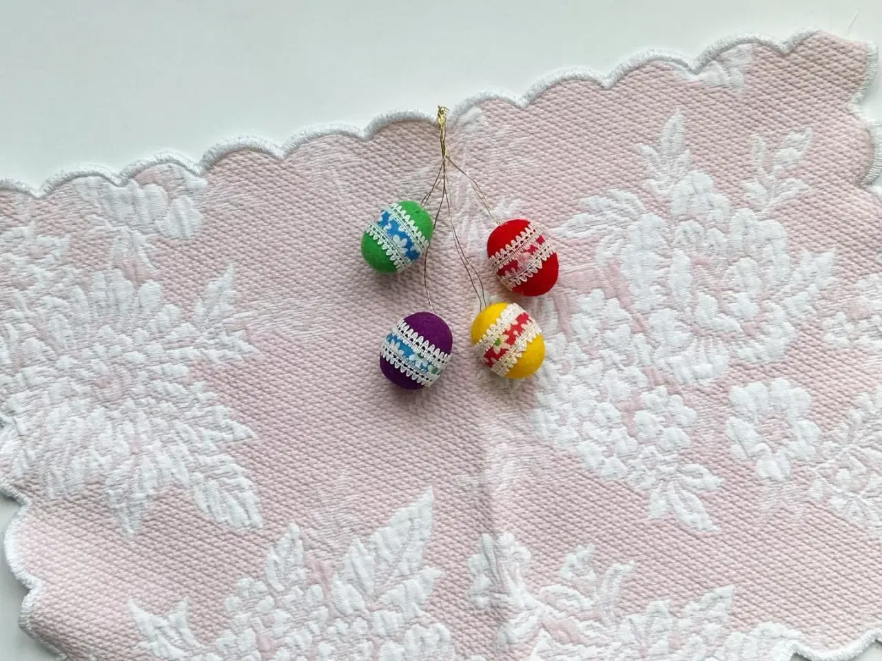 Billede 1 - Farverige æg m blomstret bort, 4 stk samlet