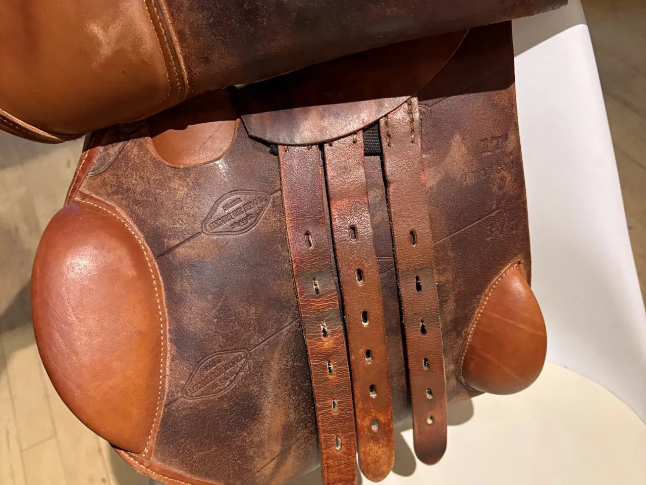 Billede 3 - HDR springsadel