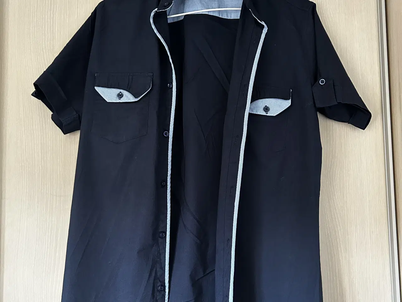 Billede 1 - Marineblå skjorte (S)