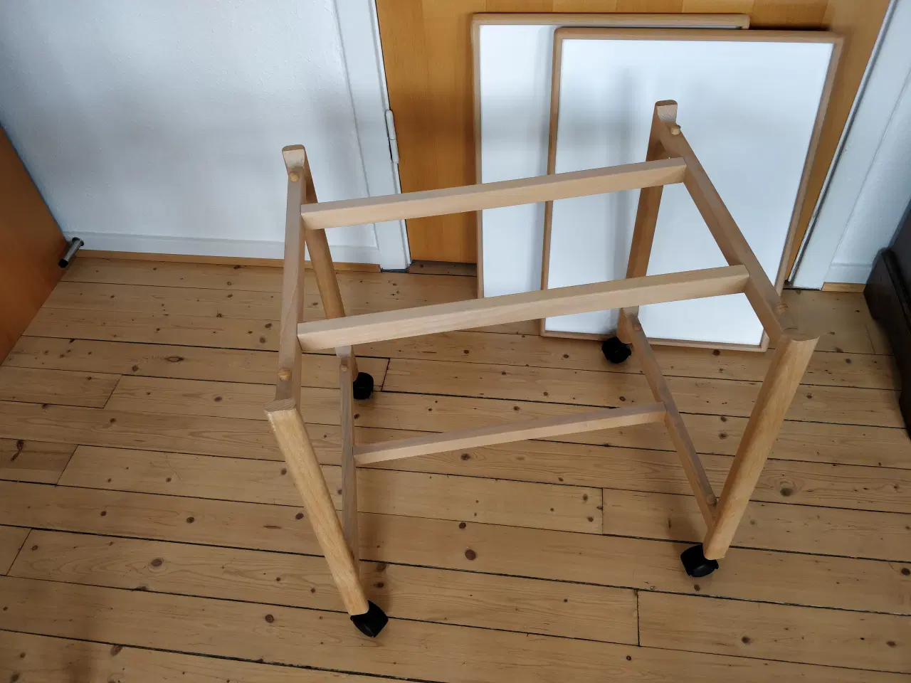 Billede 2 - Bakkebord