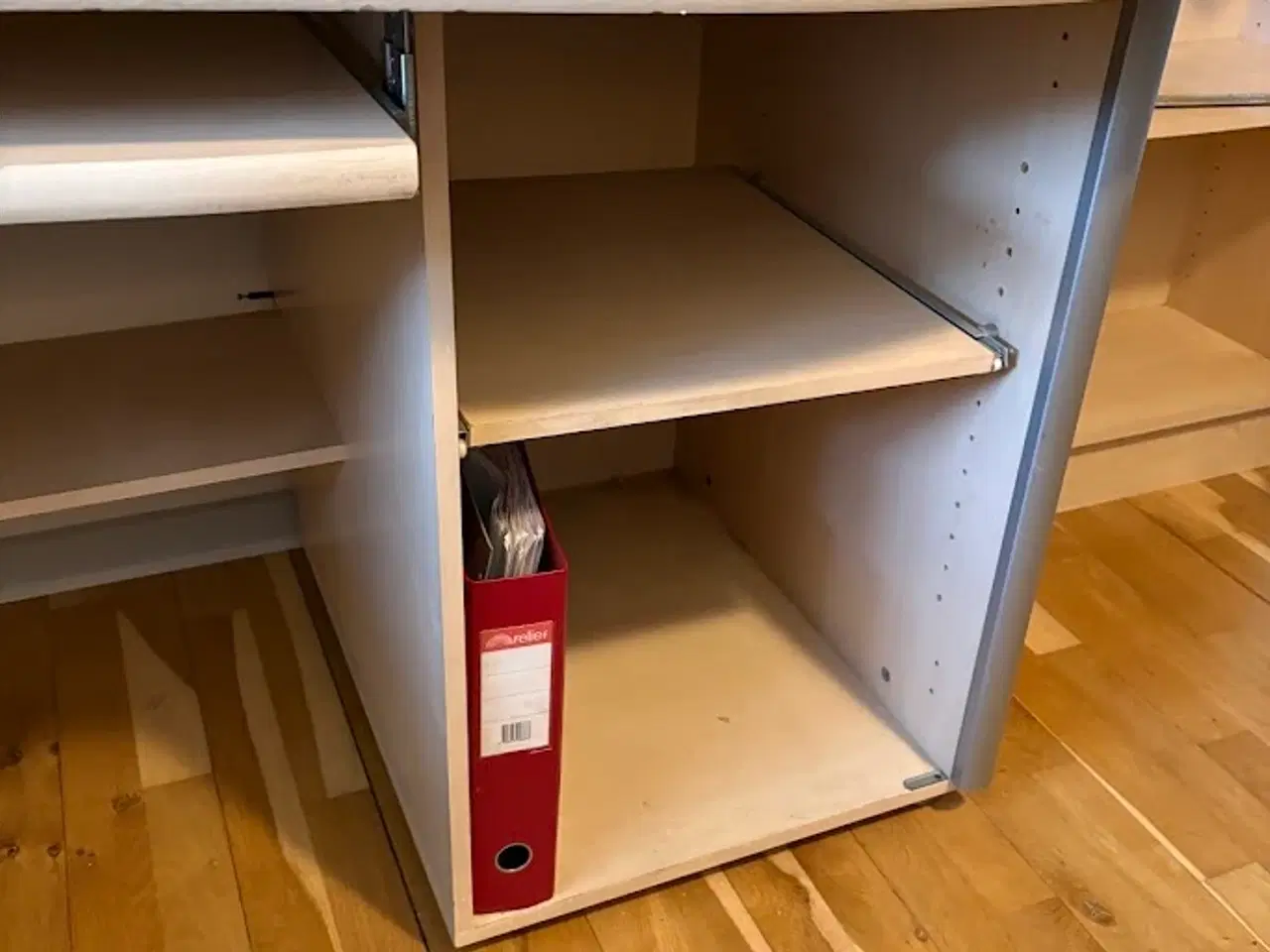 Billede 3 - Skrivebord