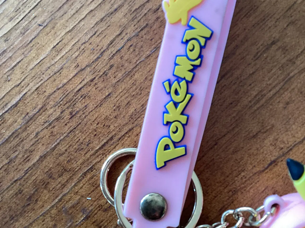 Billede 7 - Pokemon pins og nøglering