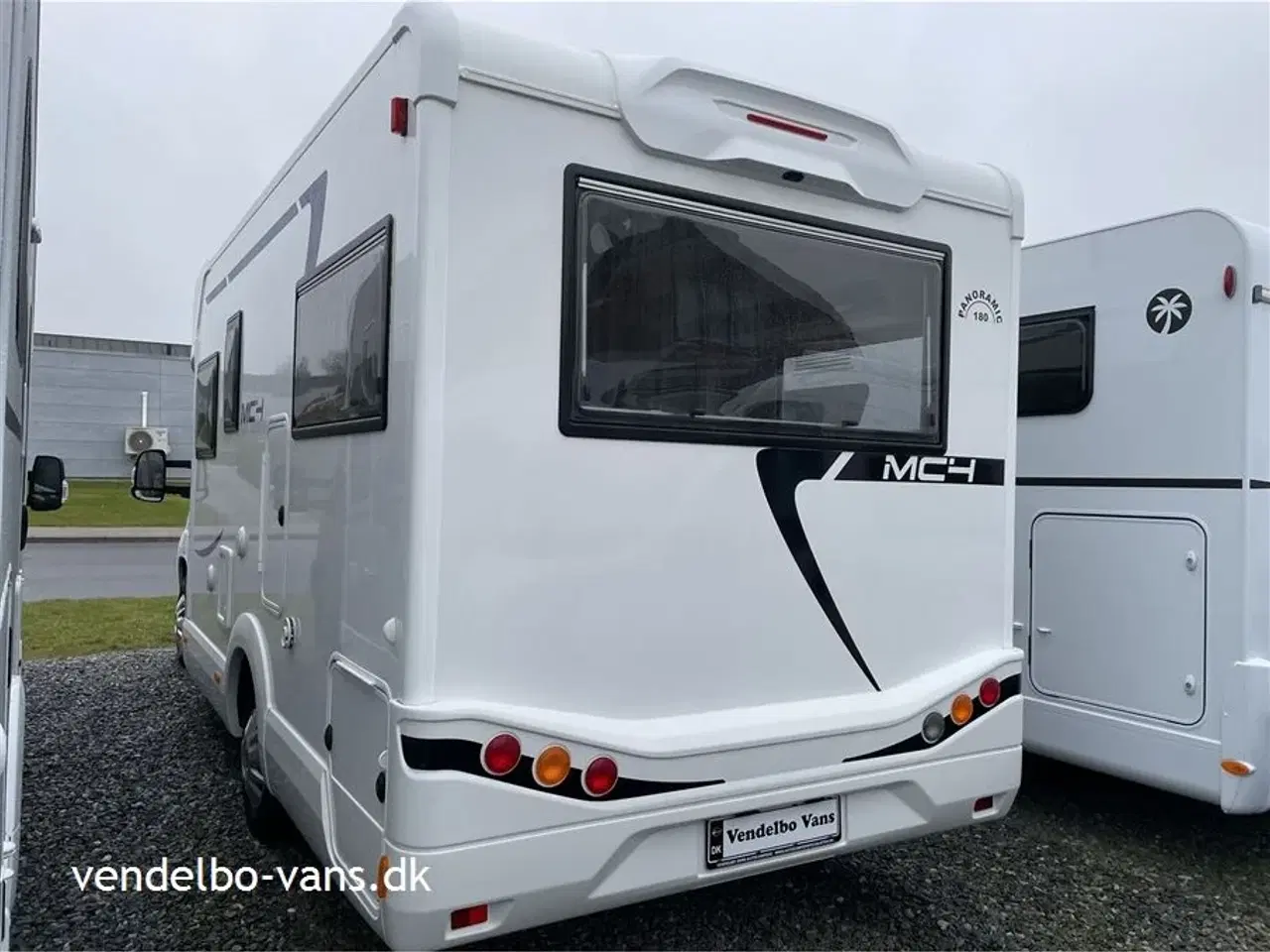 Billede 3 - 2022 - McLouis Mc4 230 Panoramic 180   Rundsiddegruppe bagerst - kortere end de fleste