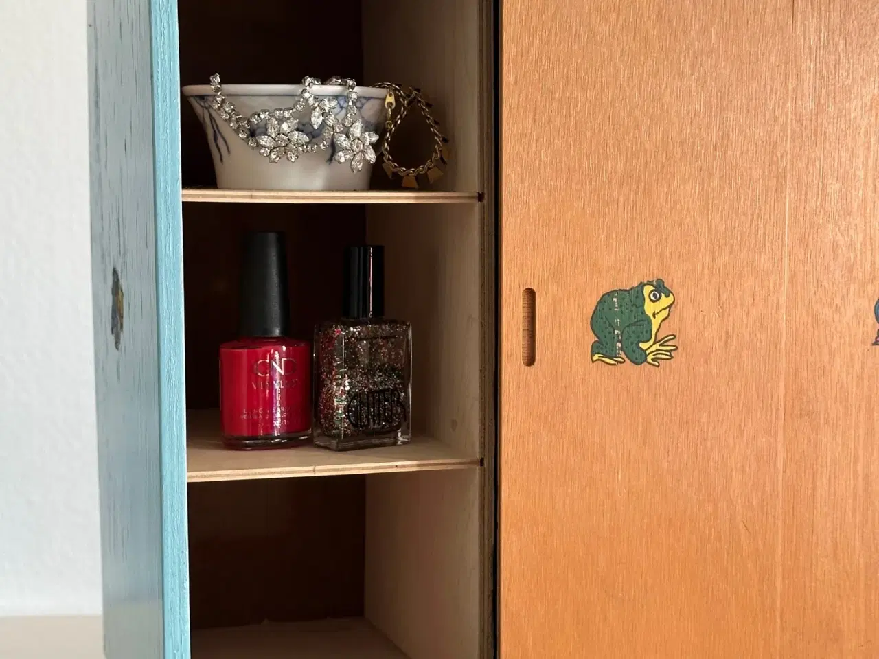 Billede 4 - Vintage dukkeskab m 3 låger