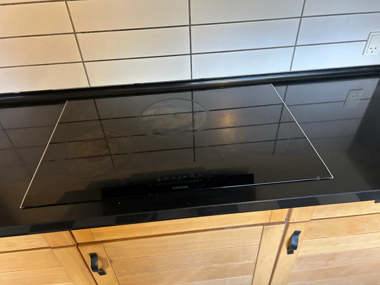 Billede 6 - Sort marmorplade med Siemens kogeplade.