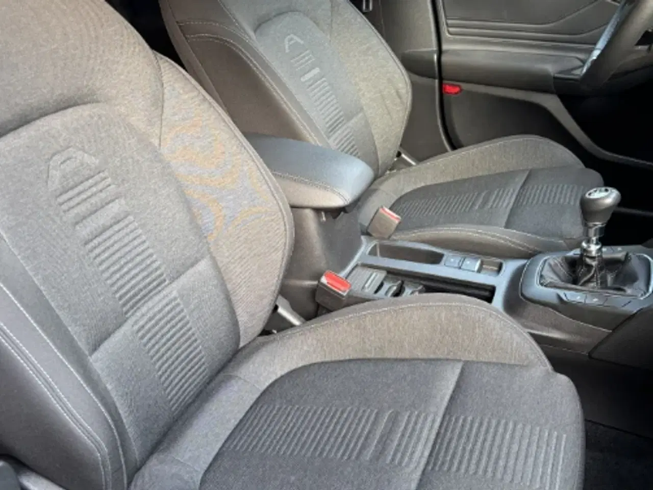 Billede 7 - Pæn og velholdt ford focus