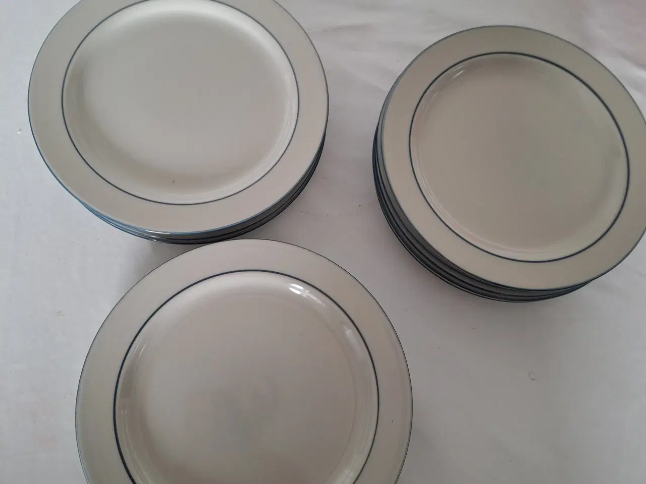 Billede 1 - Tallerkener