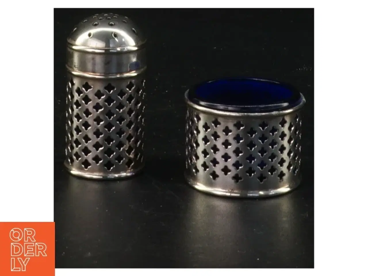 Billede 2 - Sølvplet salt- og pebersæt med blåt glas (str. 5 x 3 cm og 4 x 3 cm)
