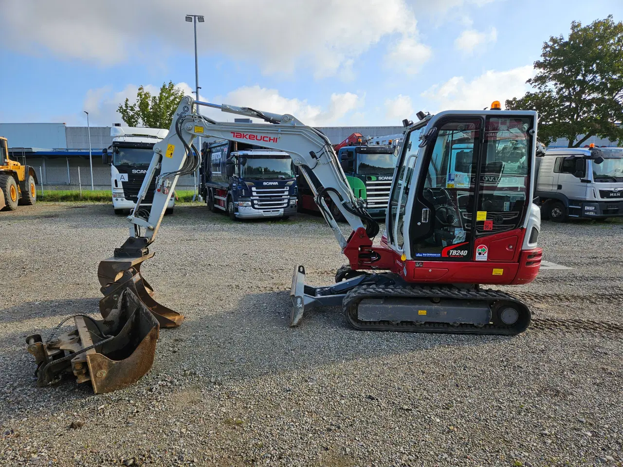 Billede 2 - Takeuchi TB 240 //3 Skovle//