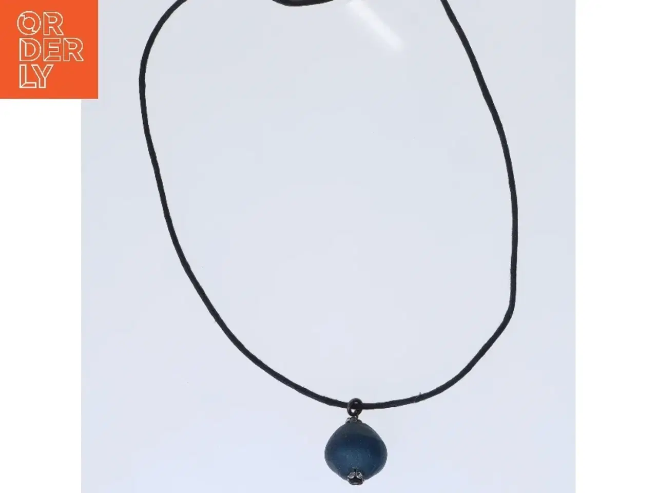 Billede 1 - Simple black cord necklace with blue pendant (str. 60 cm)