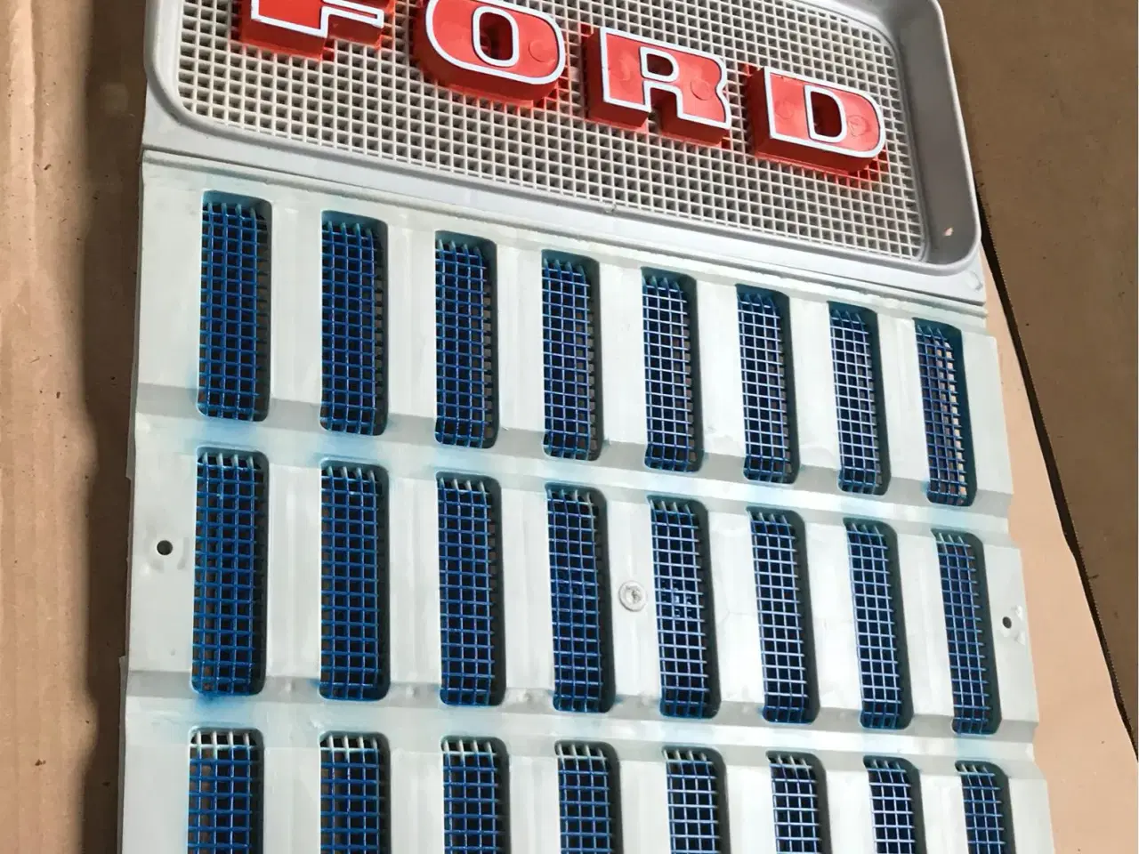 Billede 1 - Frontgitter sæt Ford 3000