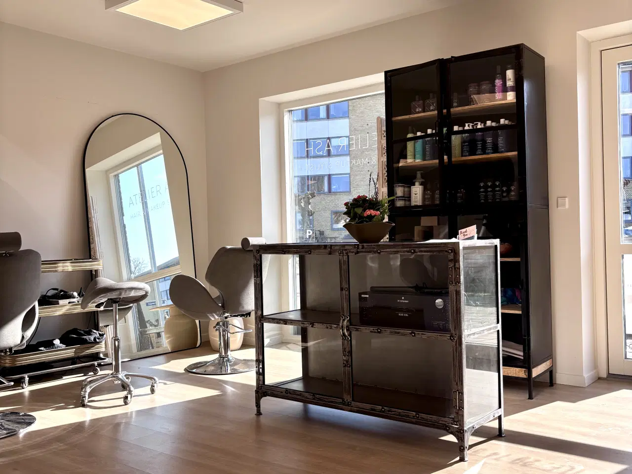 Billede 2 - Frisør salon