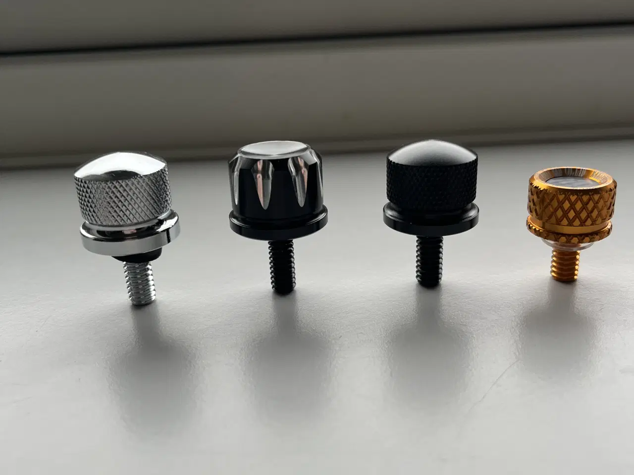 Billede 2 - Sædebolt Harley-Davidson