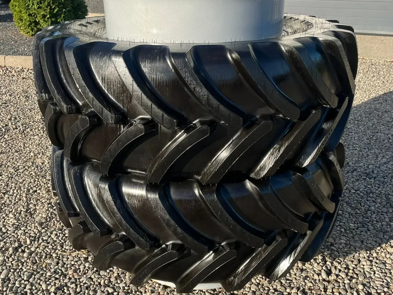 Billede 5 - Firestone 540/65R34 Sølv med ring og låse Helt nyt, har kun været prøve monteret på traktor til udstilling.