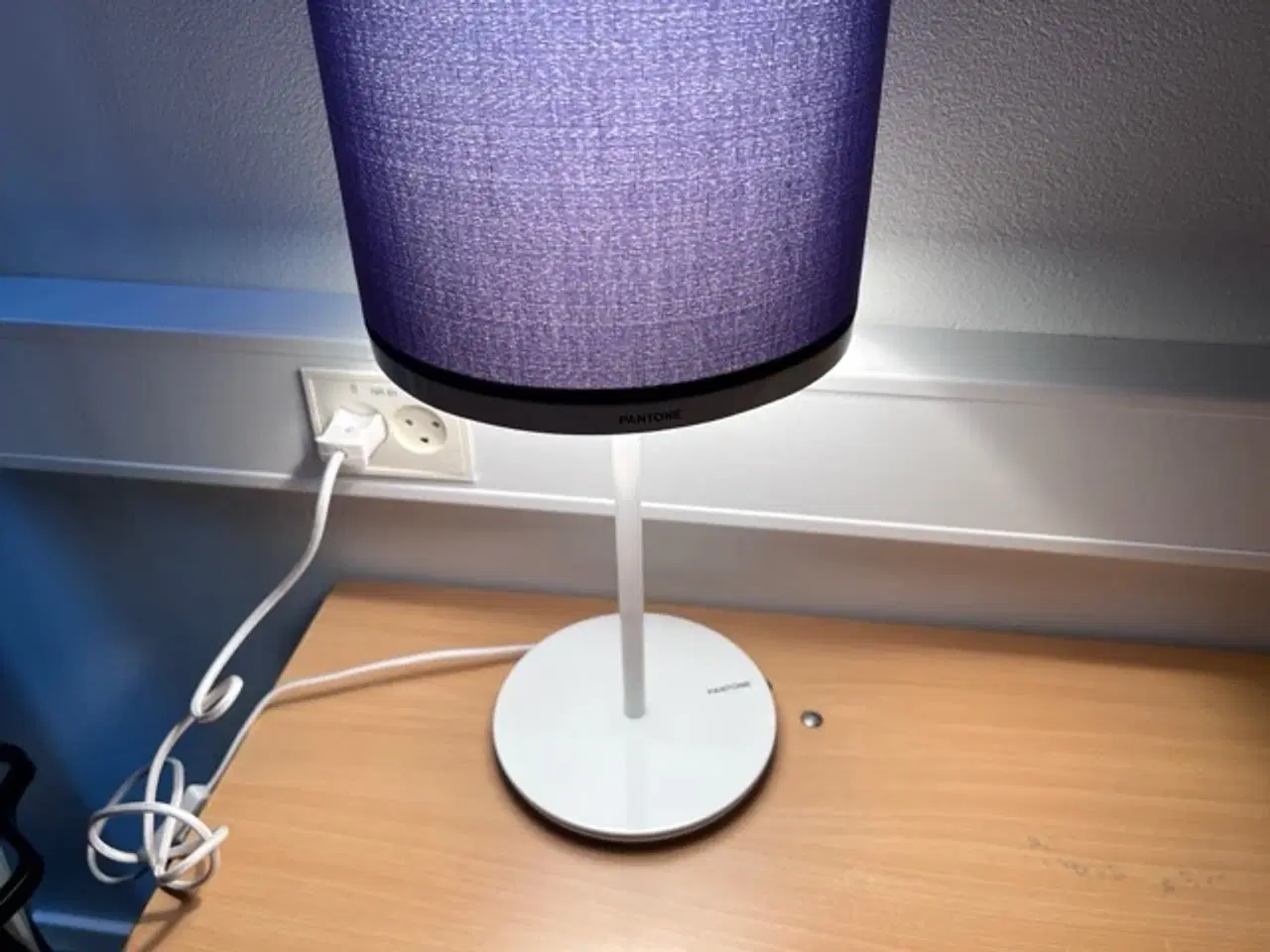 Billede 1 - 2x Pantone Capella bord lampe + 3x Mintaka 25 skær