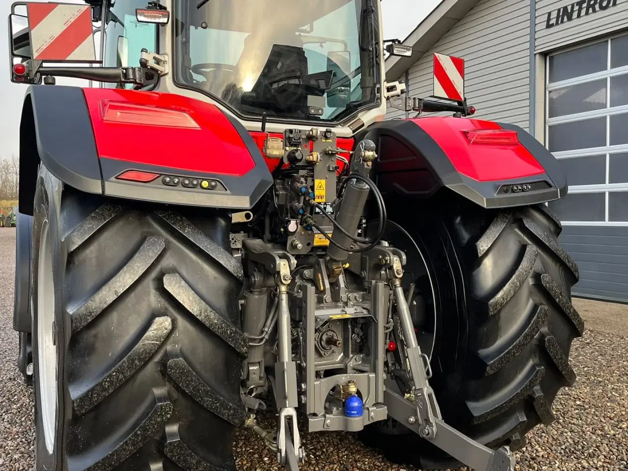 Billede 22 - Massey Ferguson 8S.245 Med stor frontlæsser. Dyna 7 Efficient. Kan leveres med GPS anlæg på.