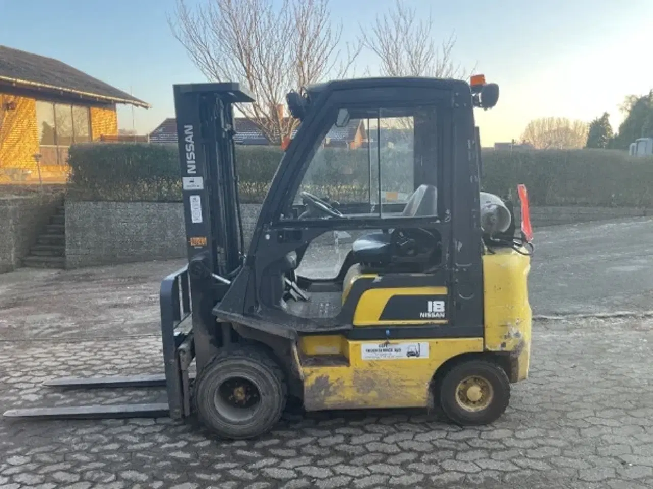 Billede 1 - Nissan 1800kg. Gastruck med Triplexmast