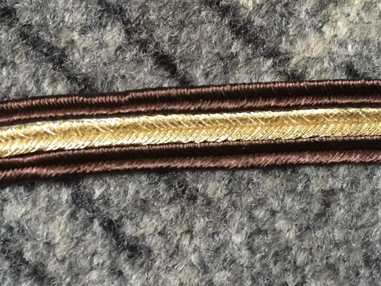 Billede 5 - Stribet bånd i brun og guld farve