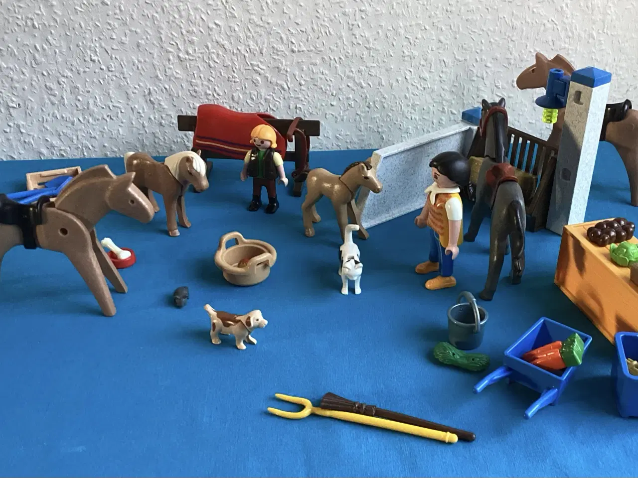 Billede 3 - Playmobil lille heste - rideskole
