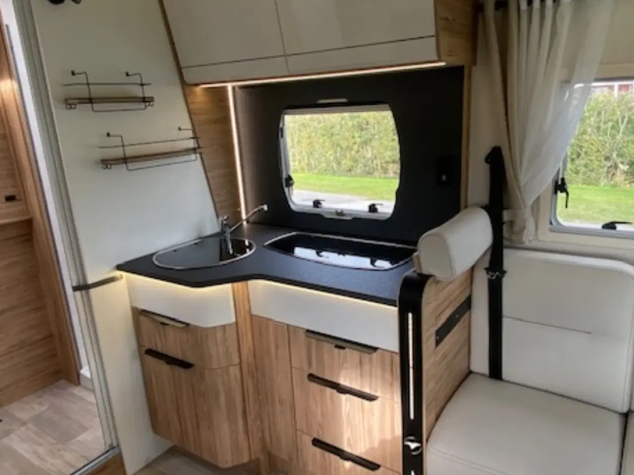 Billede 3 - Pilote P 696 D Évidence