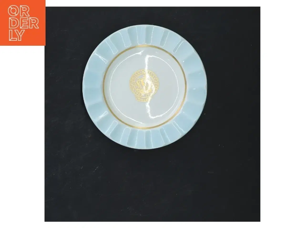 Billede 1 - Porcelæns desserttallerken/askebæger med dekorativt motiv fra Royal Copenhagen (str. Ø 13 cm)