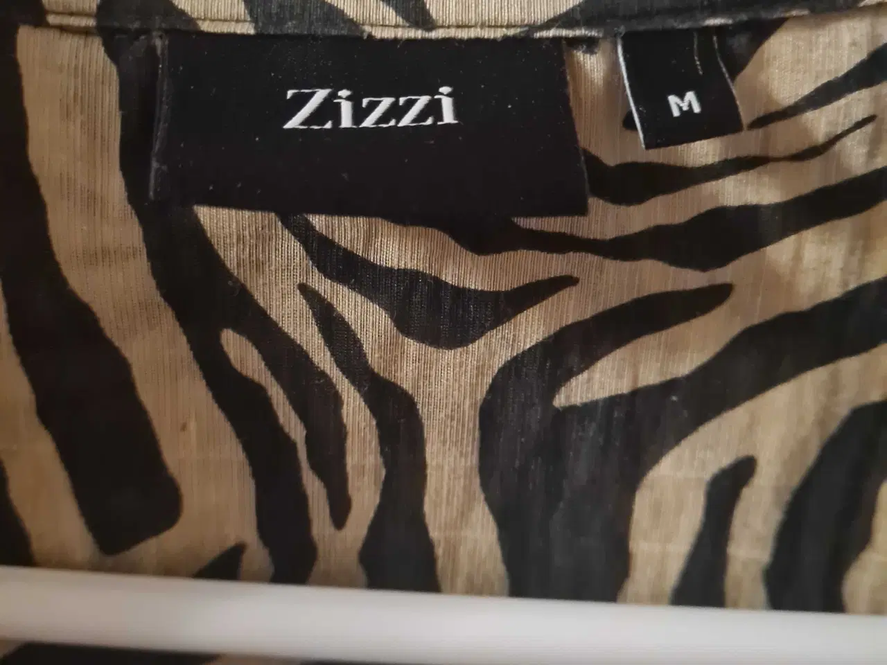 Billede 2 - Zizzi skjorte i str M 46-48