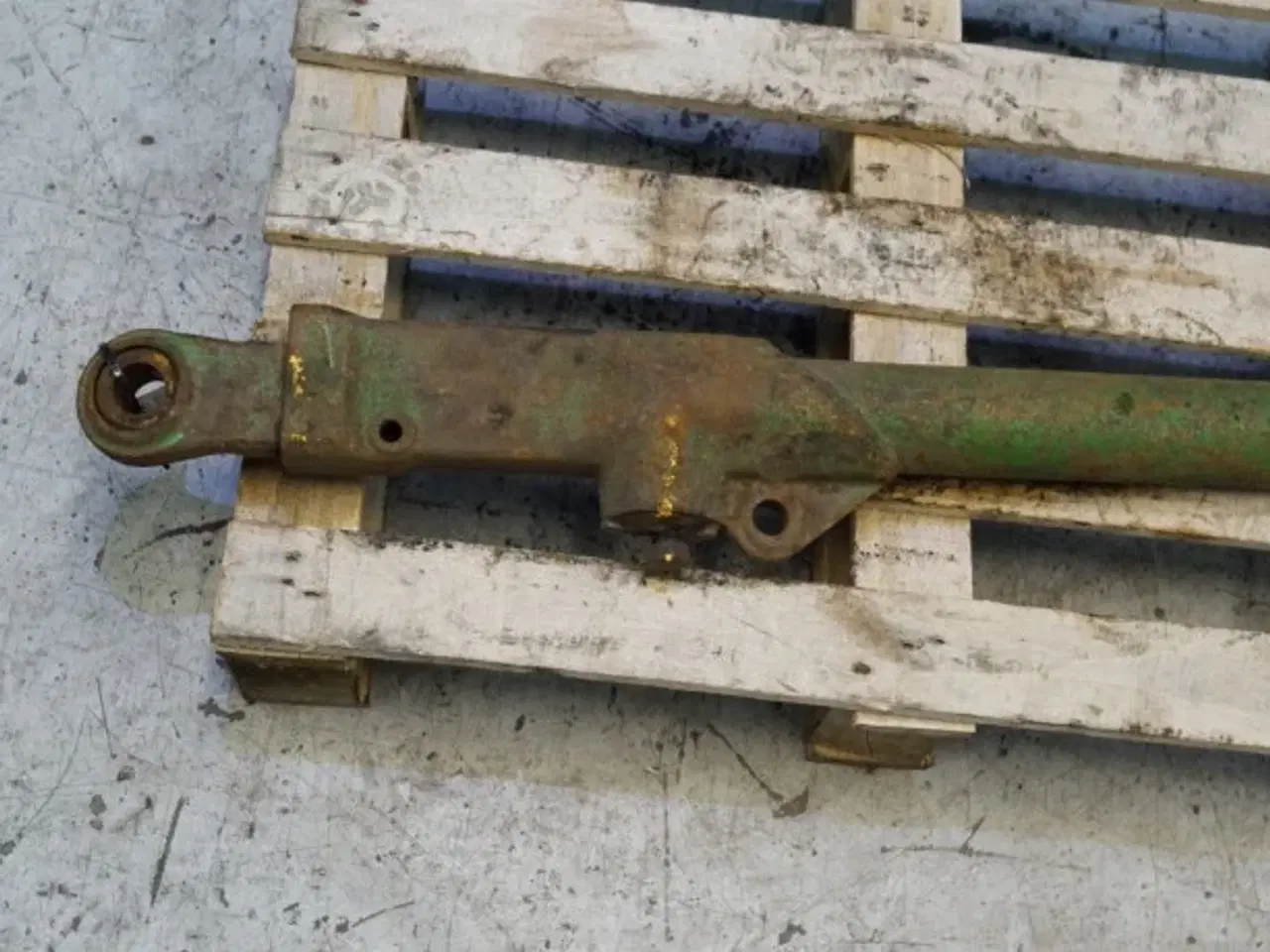 Billede 11 - John Deere 4040 L.H. Liftarm AR80667