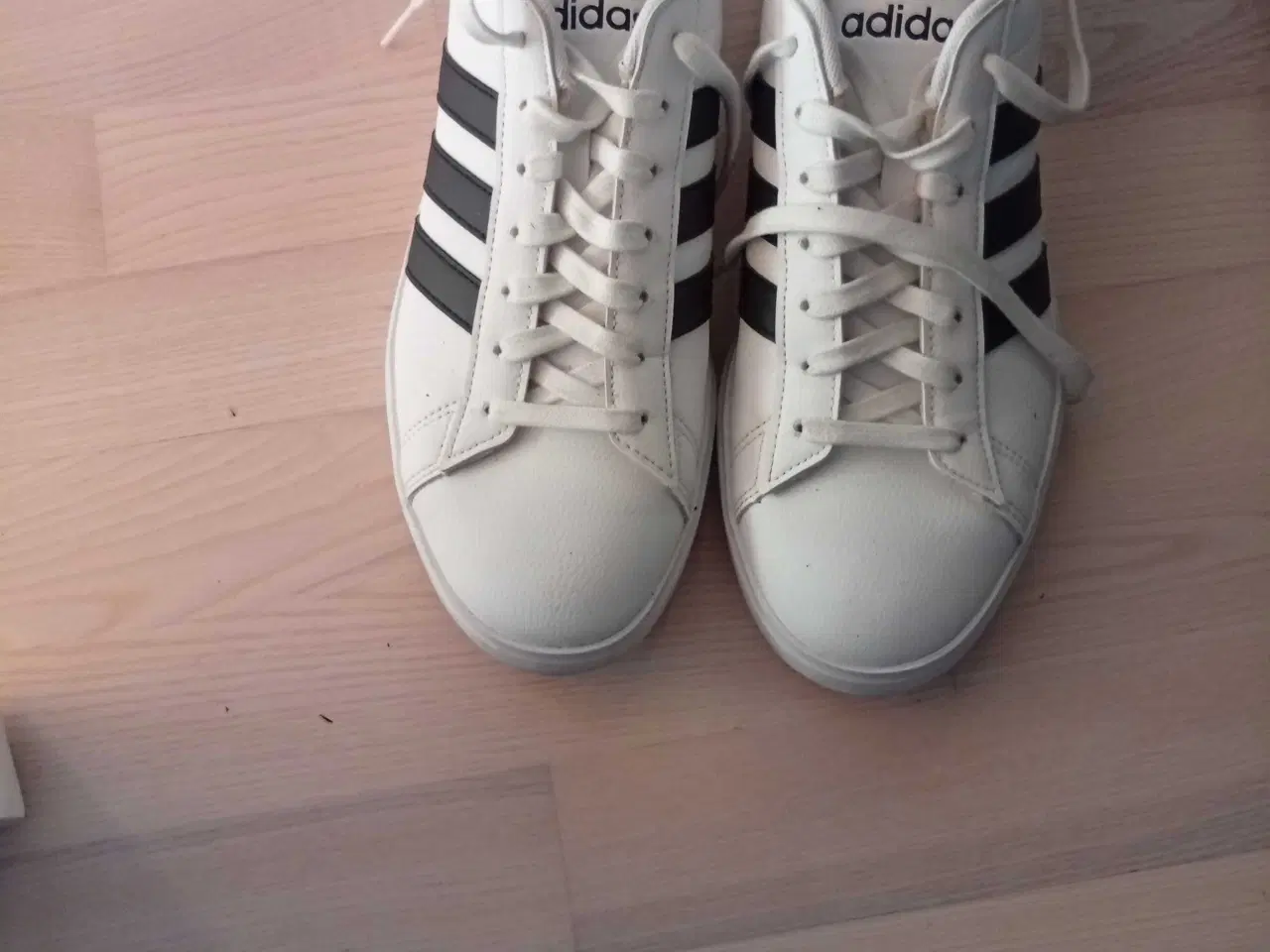 Billede 1 - Adidas sko str. 8