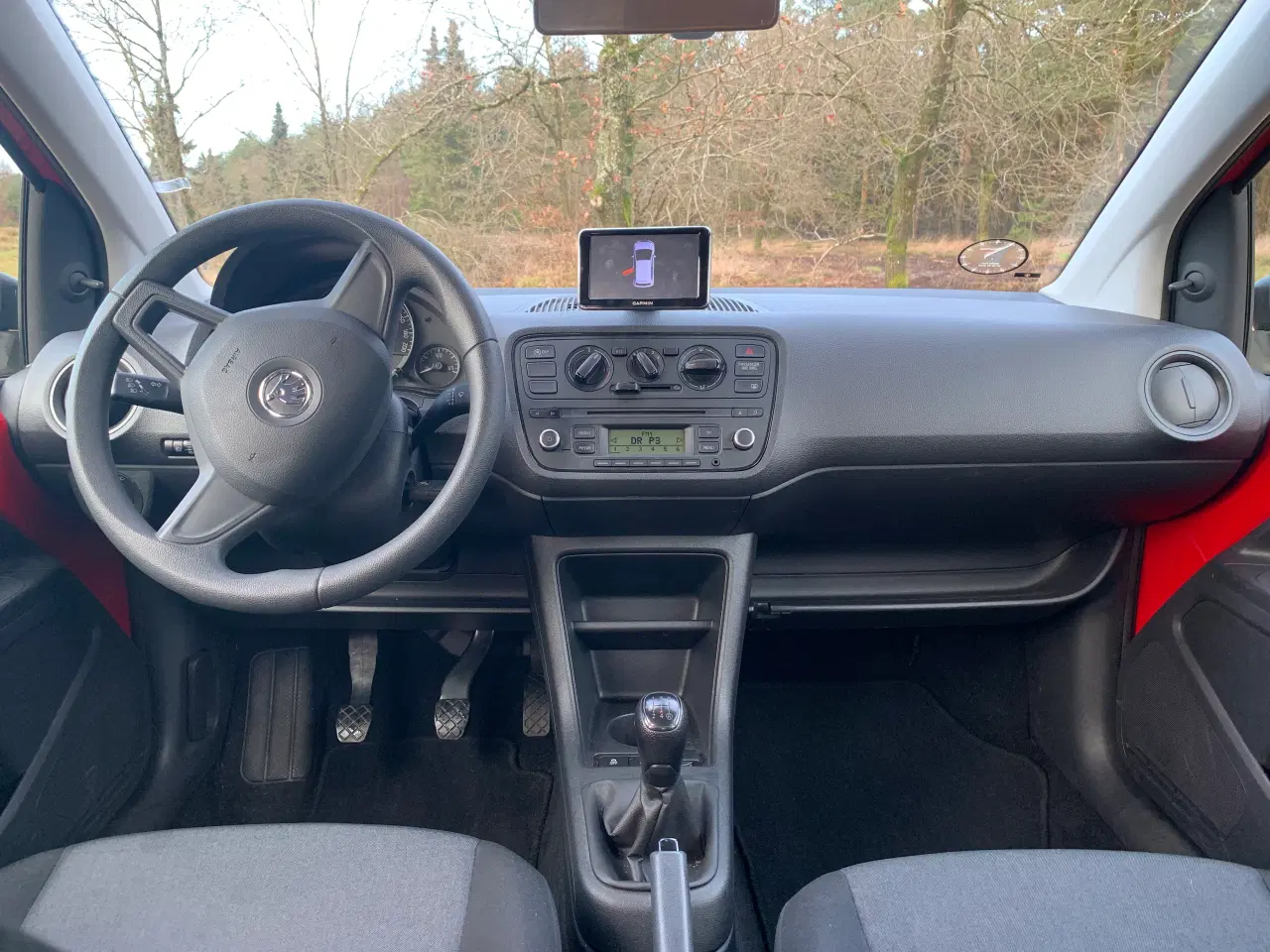 Billede 7 - Rød, velholdt og nysynet Skoda CitiGo – Økonomisk 