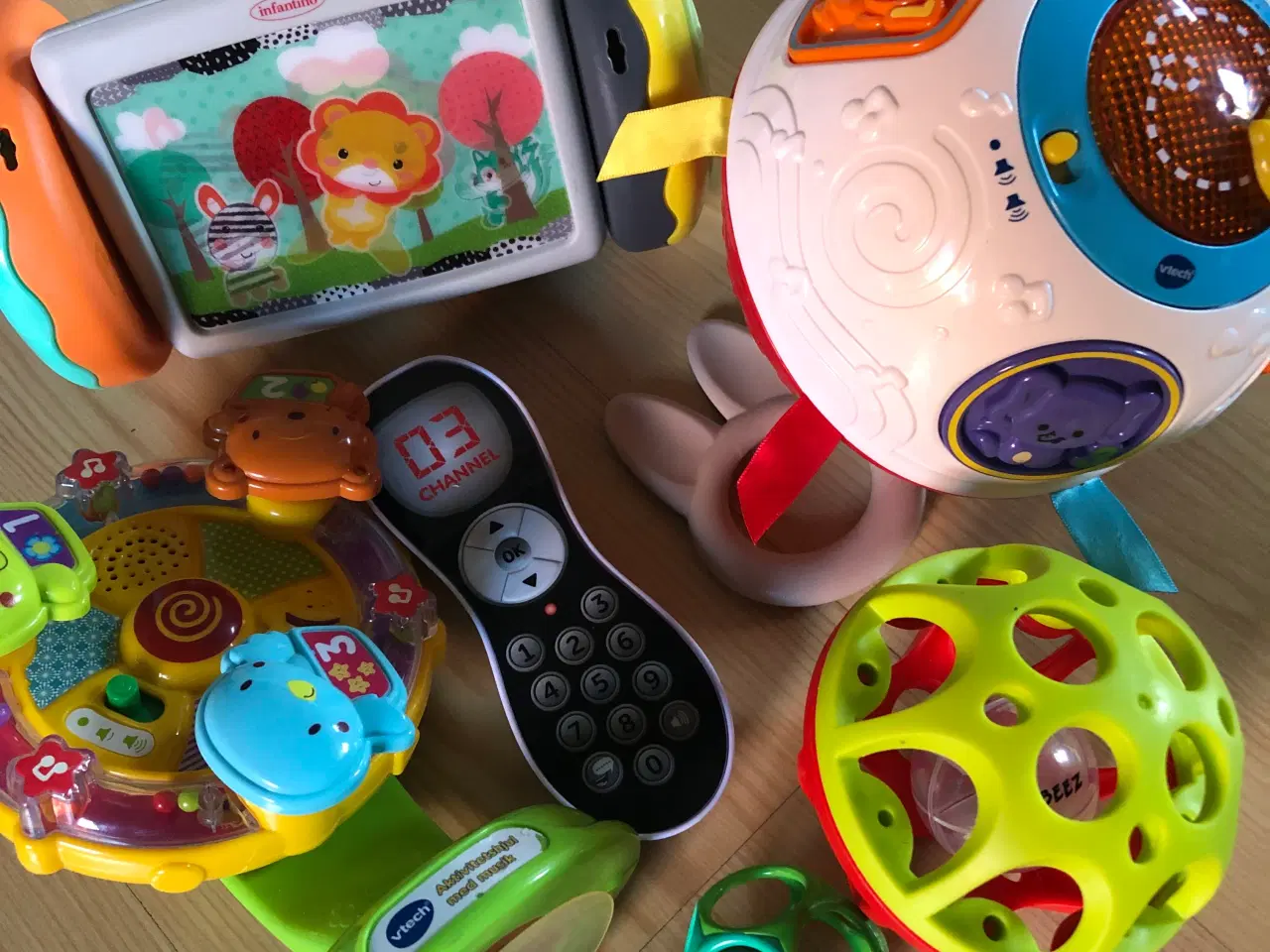 Billede 1 - Aktivitetslegetøj 6-18 mdr