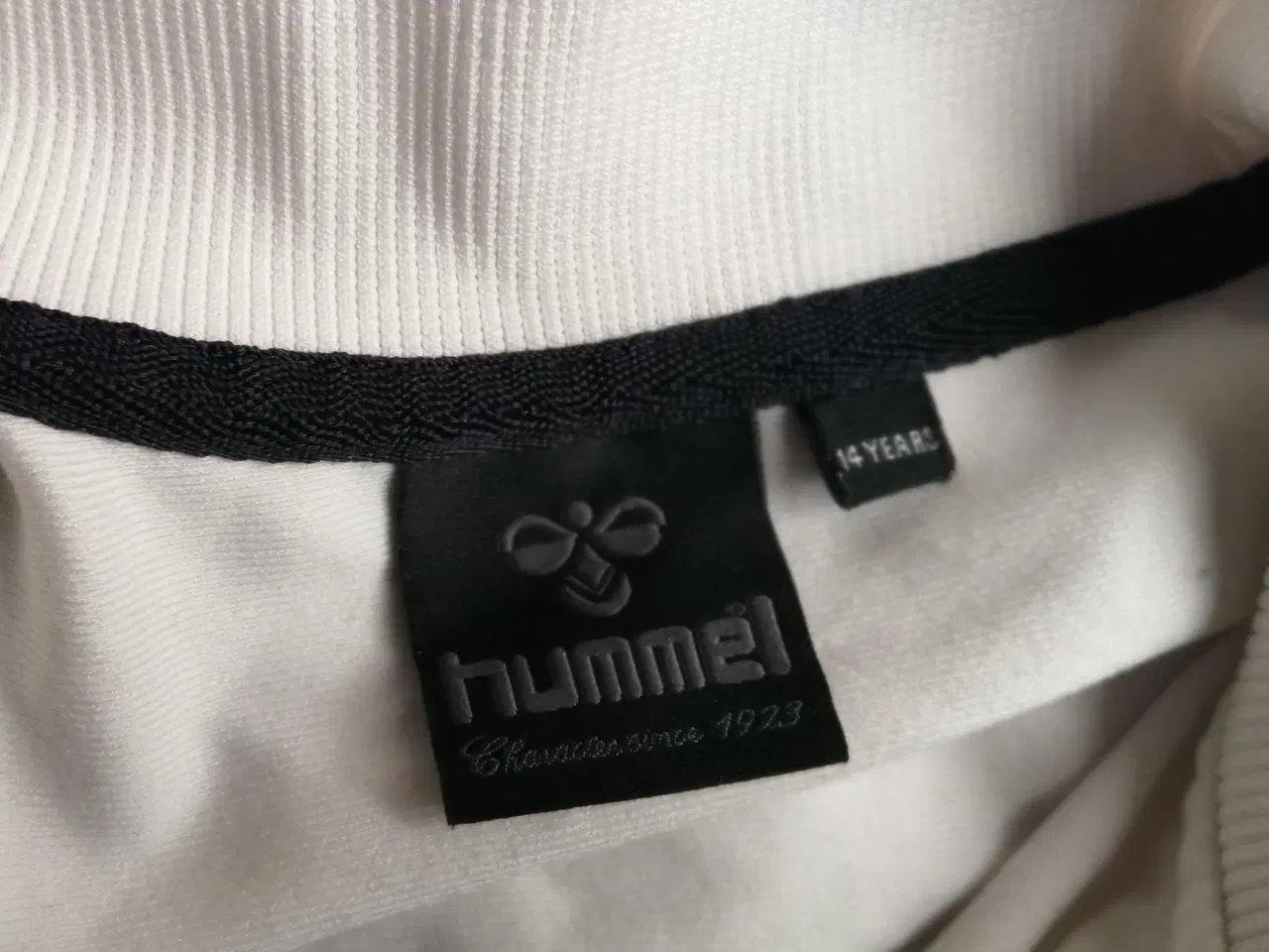 Billede 5 - AGF TRACK TOP, HUMMEL, STR. 14 ÅR, I FLOT STAND