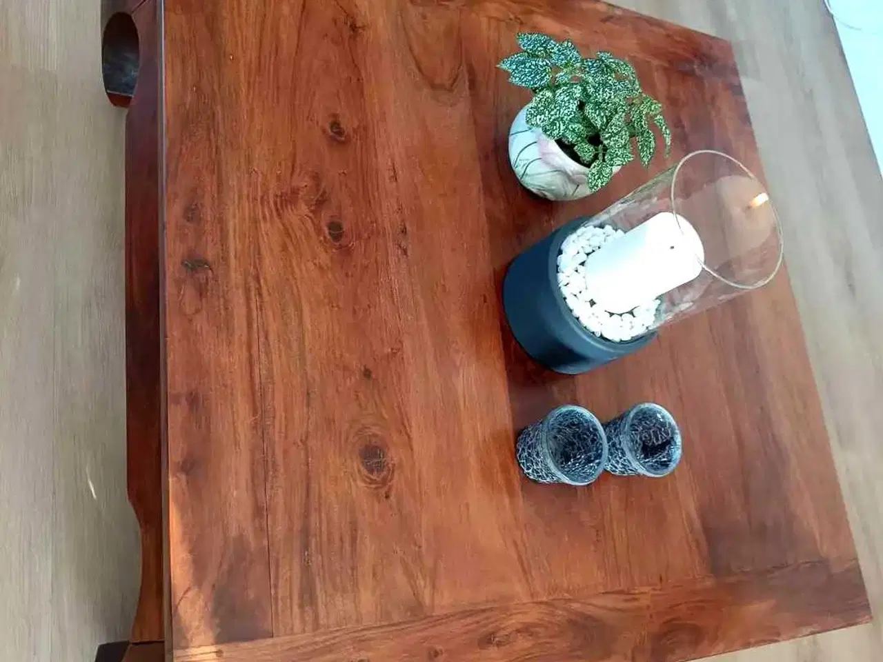 Billede 3 - Smukt varmt sofabord, som ny! 