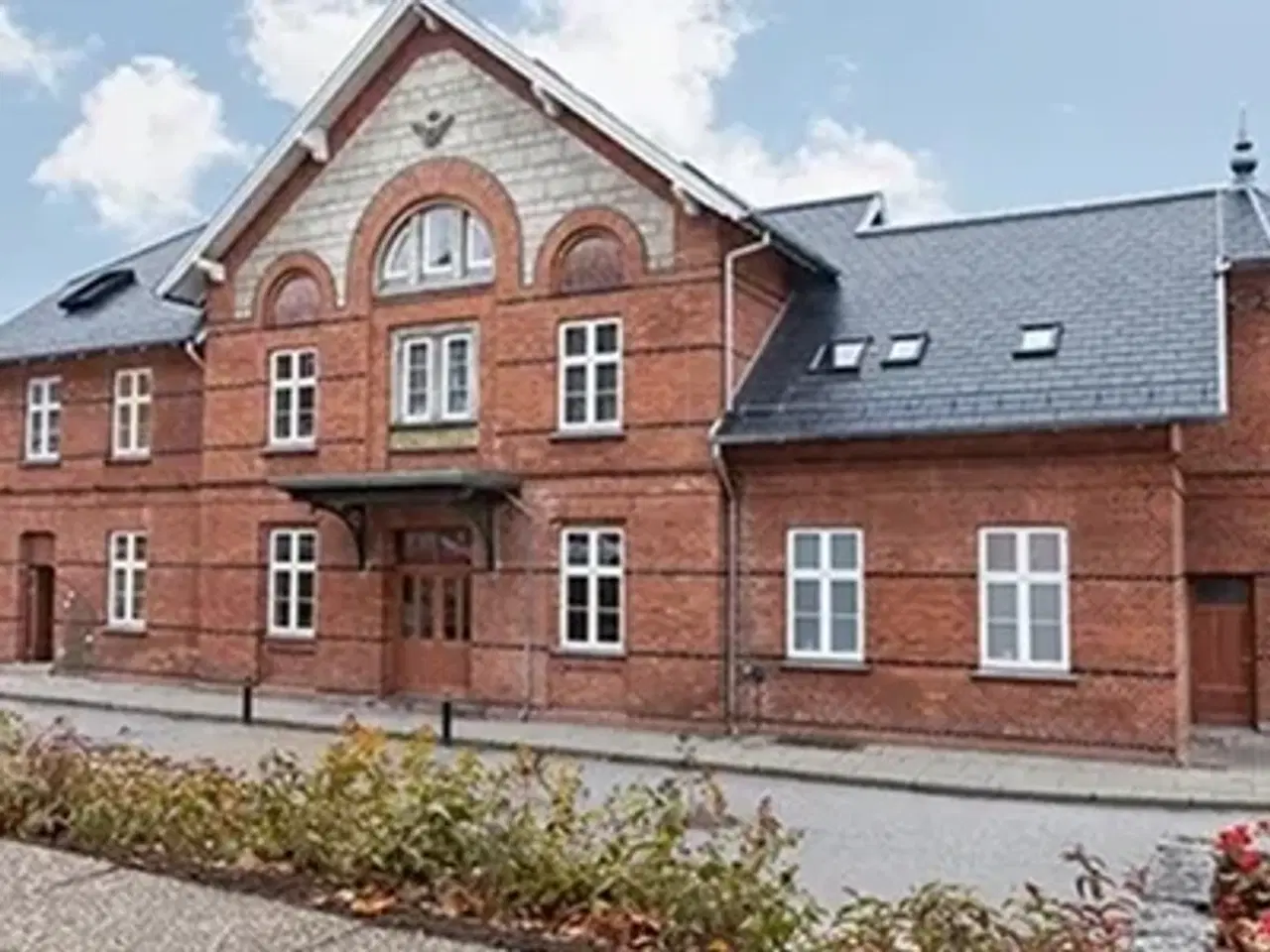 Billede 1 - Kontorlokaler i Den gamle Banegård