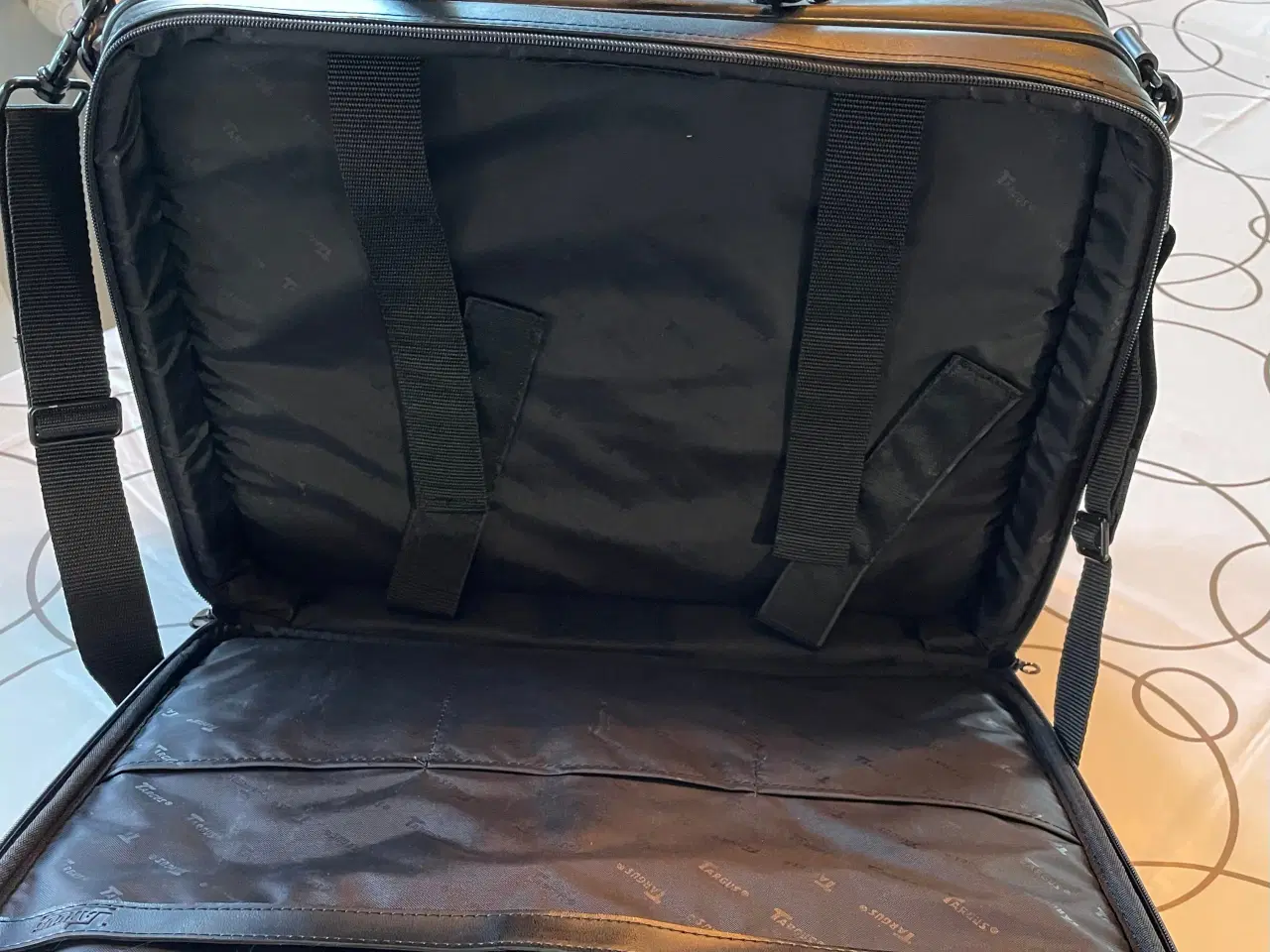 Billede 4 - Stor Targus PC taske sort læder