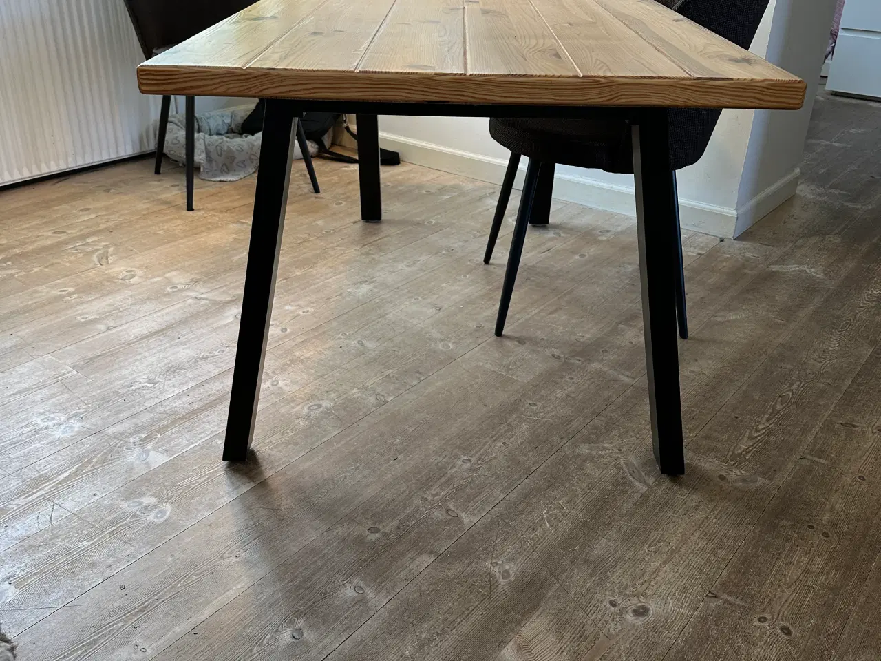 Billede 3 - Spisebord i plankebords stil