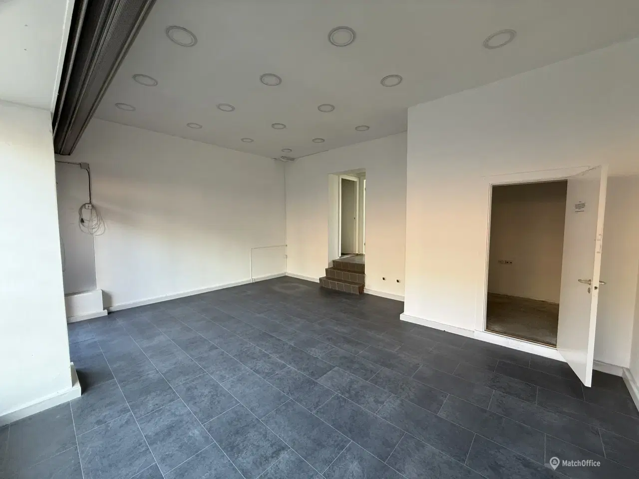 Billede 11 - CENTRALT BELIGGENDE LEJEMÅL PÅ CENTRUMGADEN UDLEJES