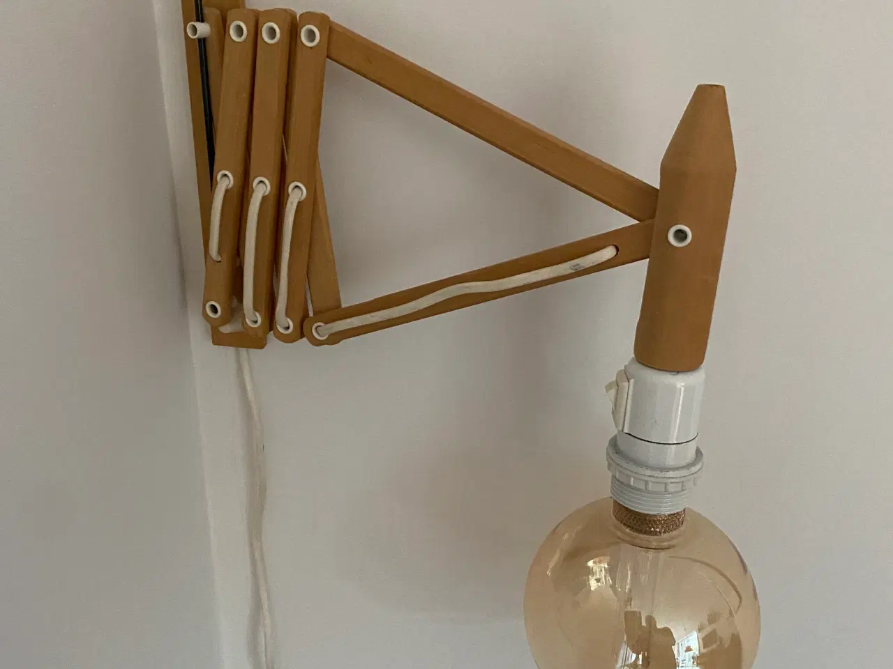 Billede 1 - Sakse/udtrækslampe