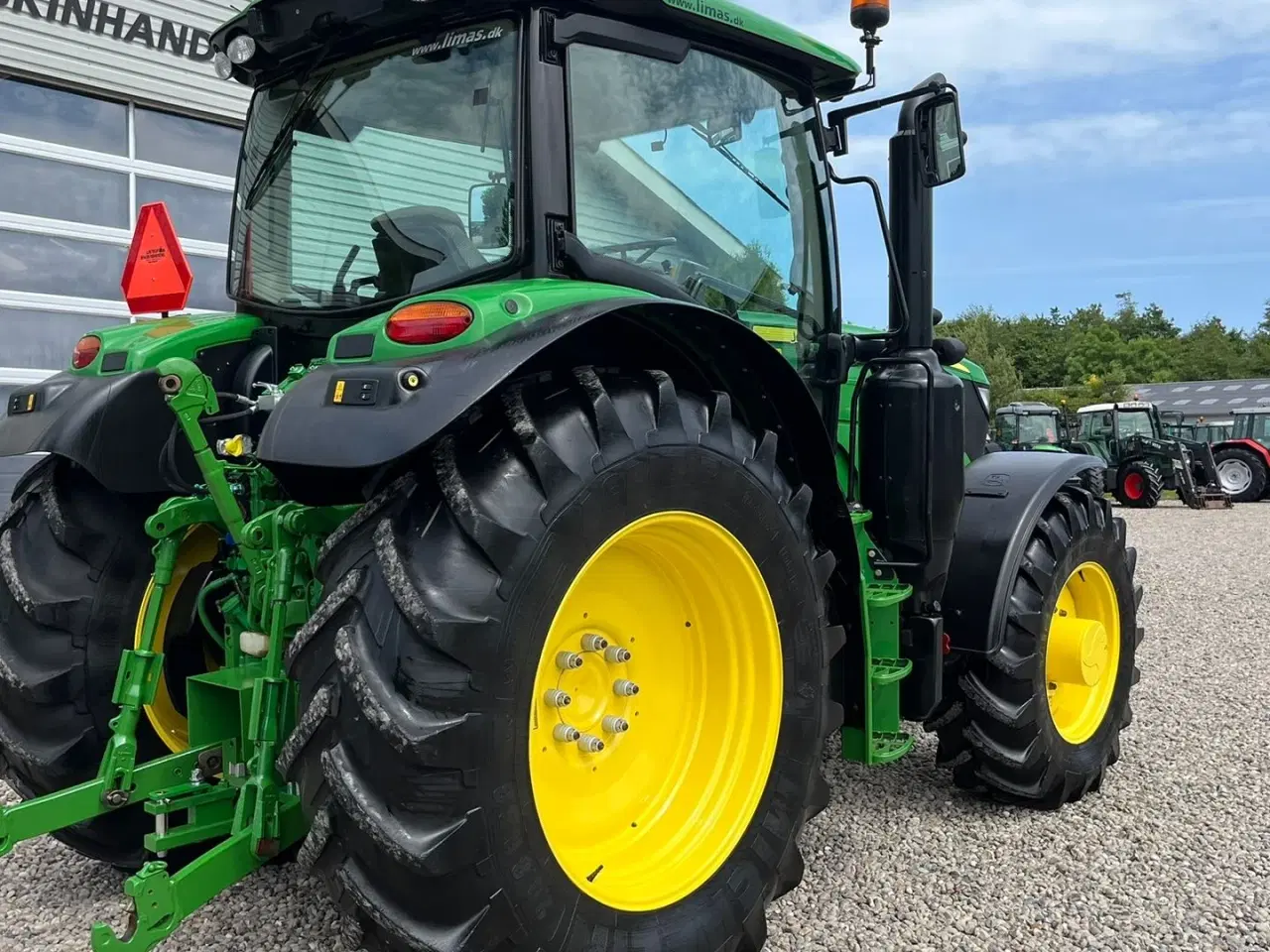 Billede 13 - John Deere 6135R Krybegear, frontlift, TLS Affjedret foraksel og affjedret kabine samt luft anlæg