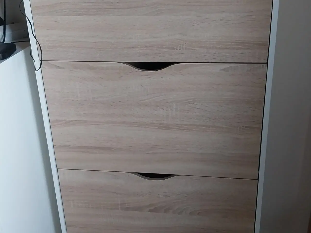 Billede 1 - Skoskab med 3 låger og 6 hyller