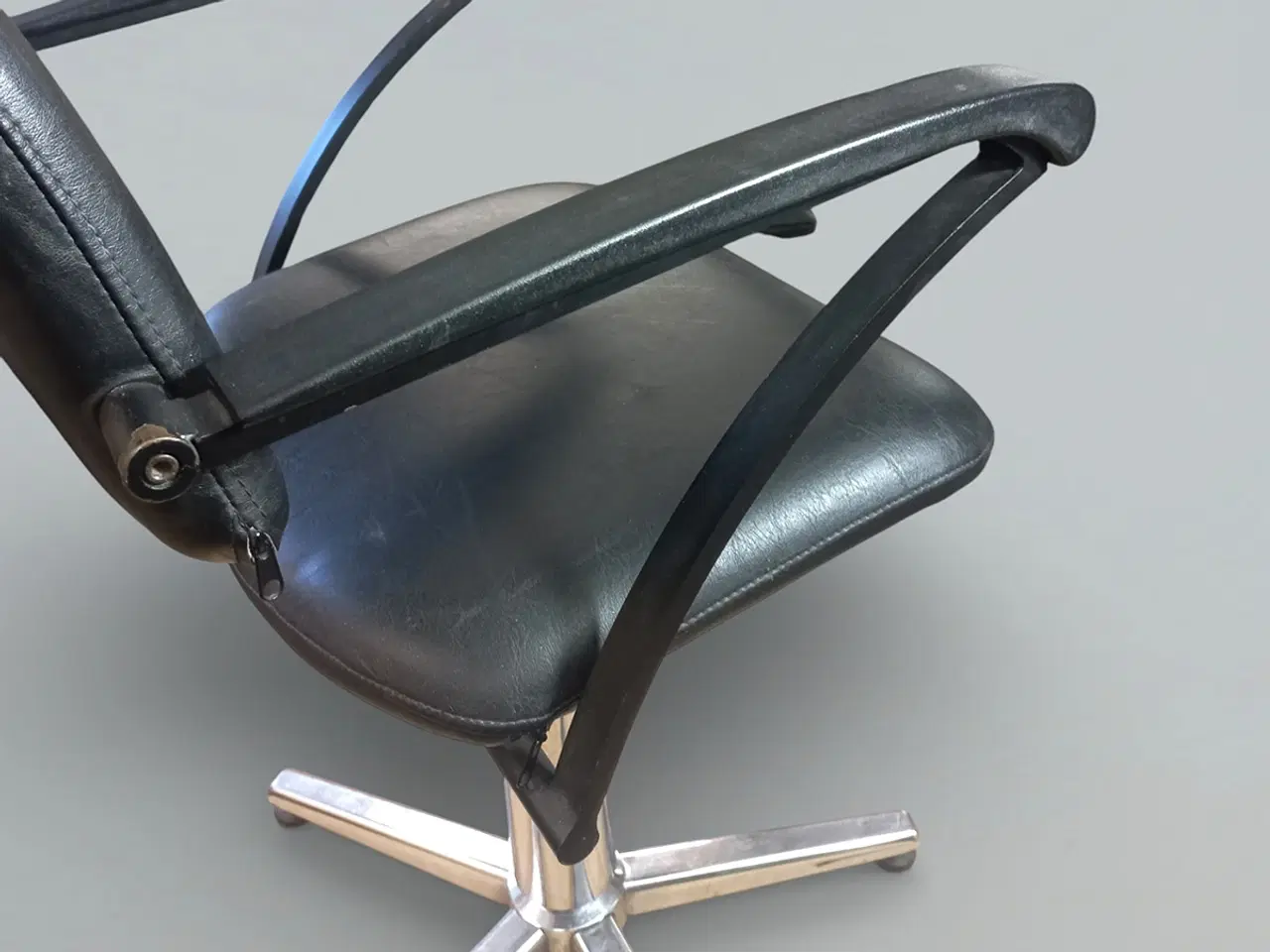 Billede 5 - Frisørstol i industrielt design – højdejusterbar