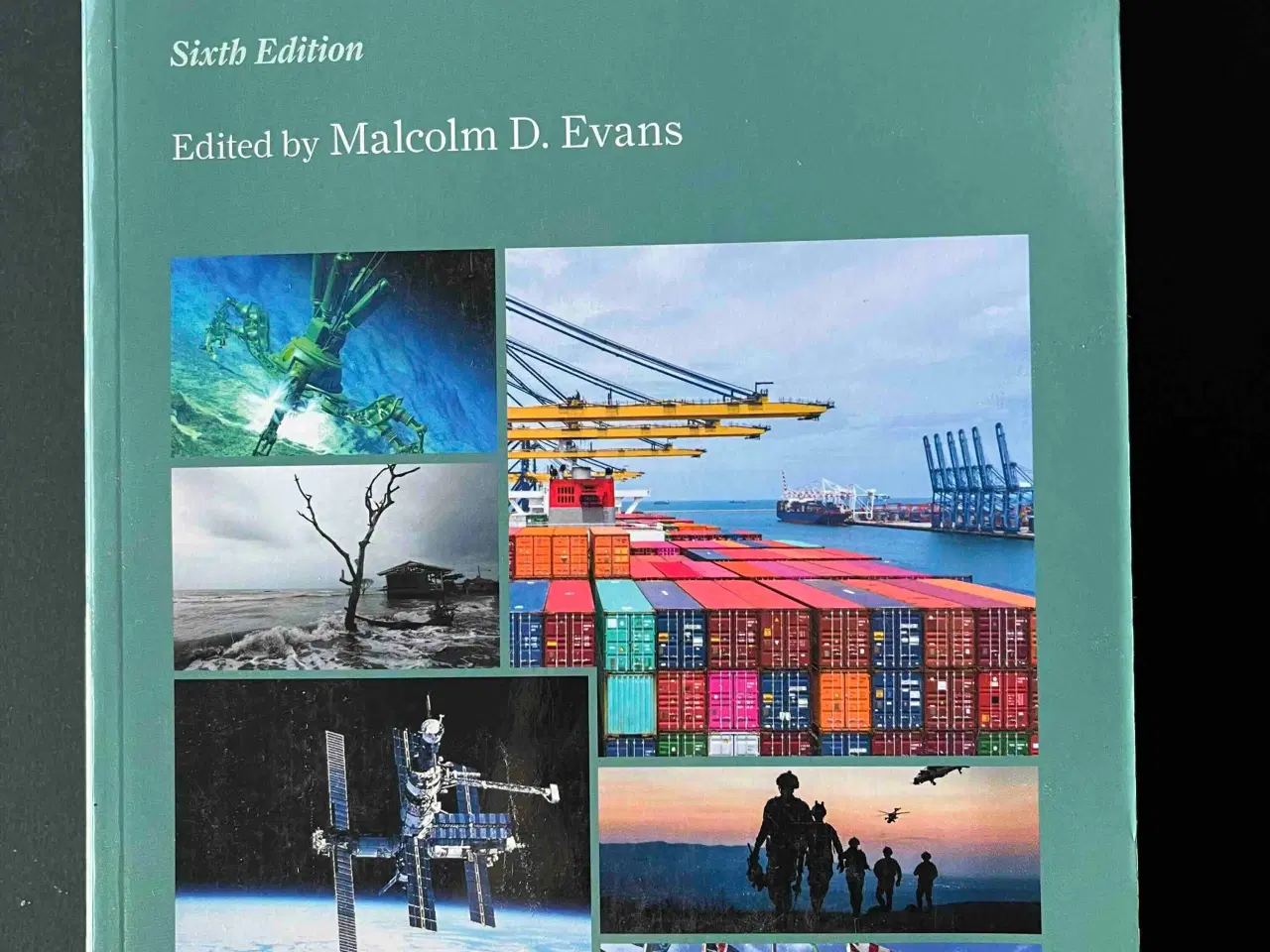 Billede 1 - International Law af Malcolm Evans: NY og UBRUGT!