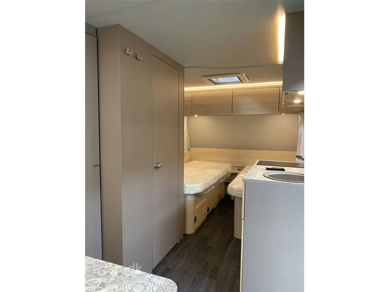 Billede 15 - 2025 - Weinsberg CaraCito 470 EU E-Power   Perfekt til EL-BILER, EGENVÆGT KUN 955 KG. FULDELEKTRISK campingvogn med enkeltsenge.