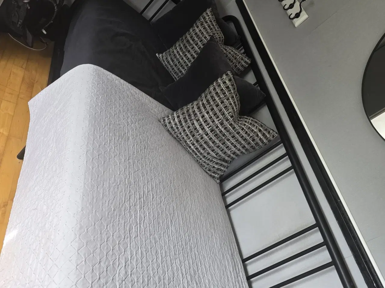 Billede 1 - Seng fra Ikea 90x200