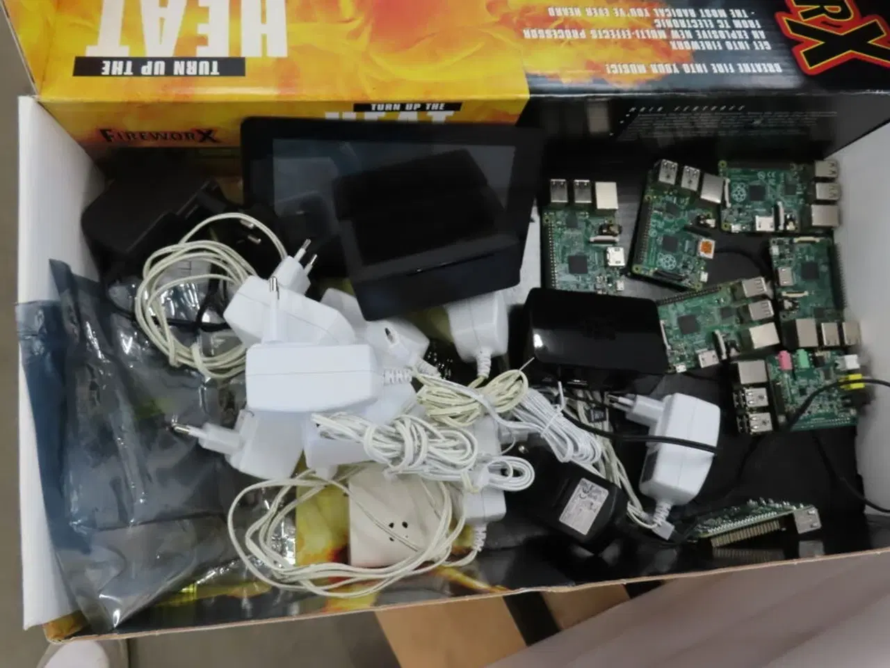 Billede 3 - 5 Kasser computerdele bl.a. RASPBERRY PI