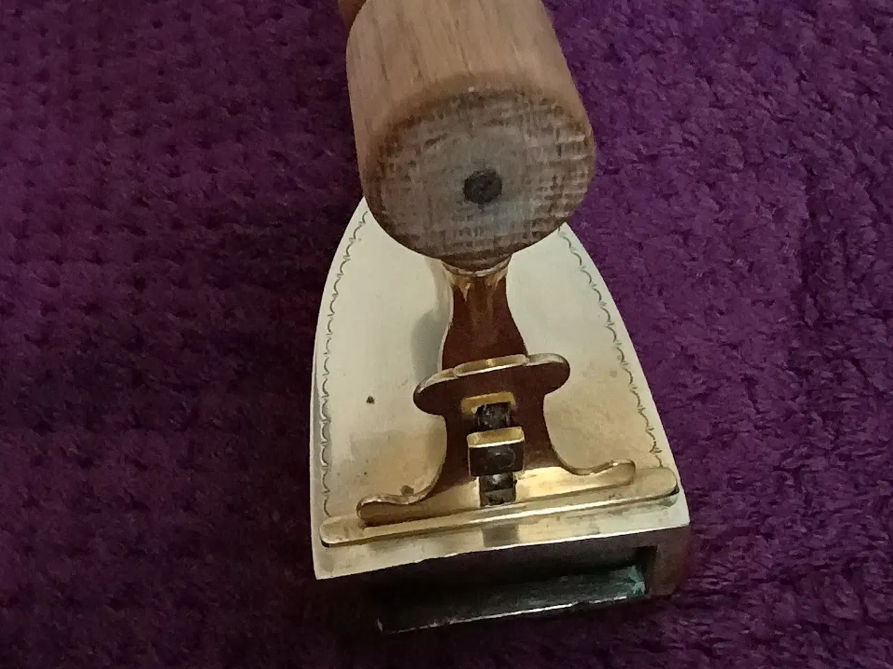 Billede 2 - Gammel messing strygejern fra 1807