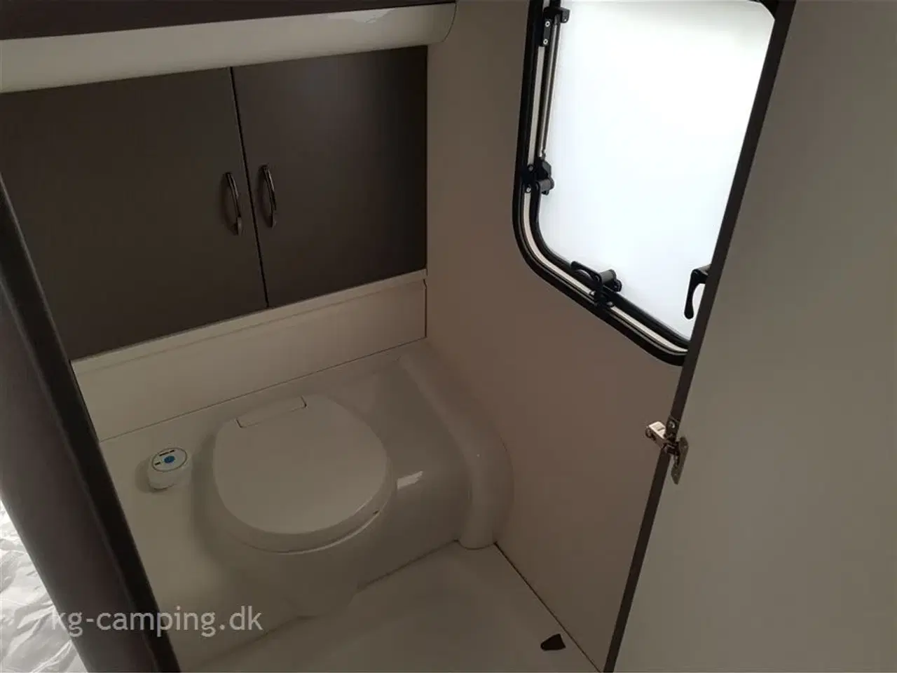 Billede 13 - 2024 - Hobby Excellent Edition 560 KMFe   Køjevogn med god plads. Kan opvejes til 2.000 KG.