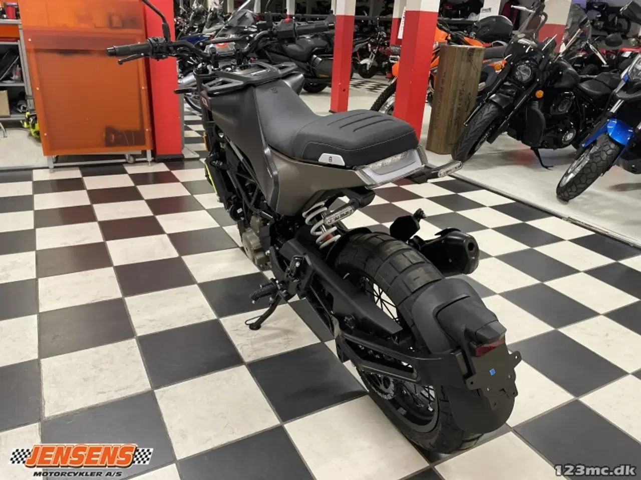 Billede 5 - Husqvarna Svartpilen 401