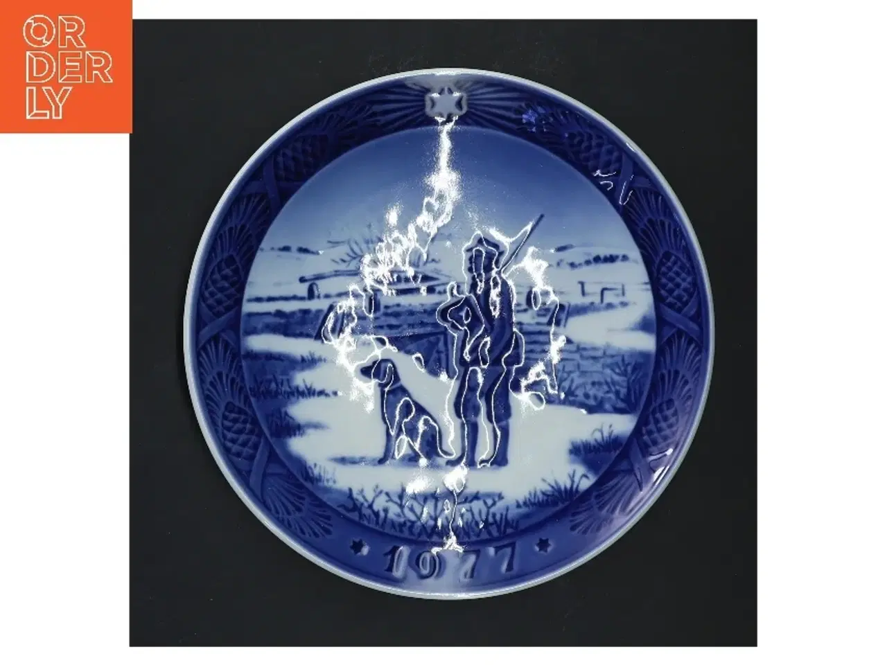 Billede 1 - Platte med jagtscene fra Royal Copenhagen (str. 18,5 cm)